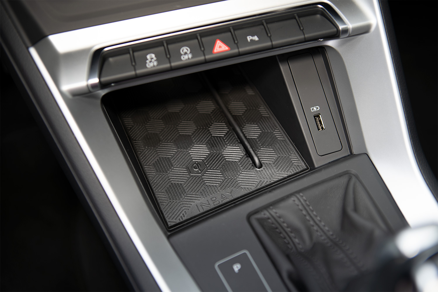 Q3 F3 2018 > Retrofit Wireless charging for your Audi Q3